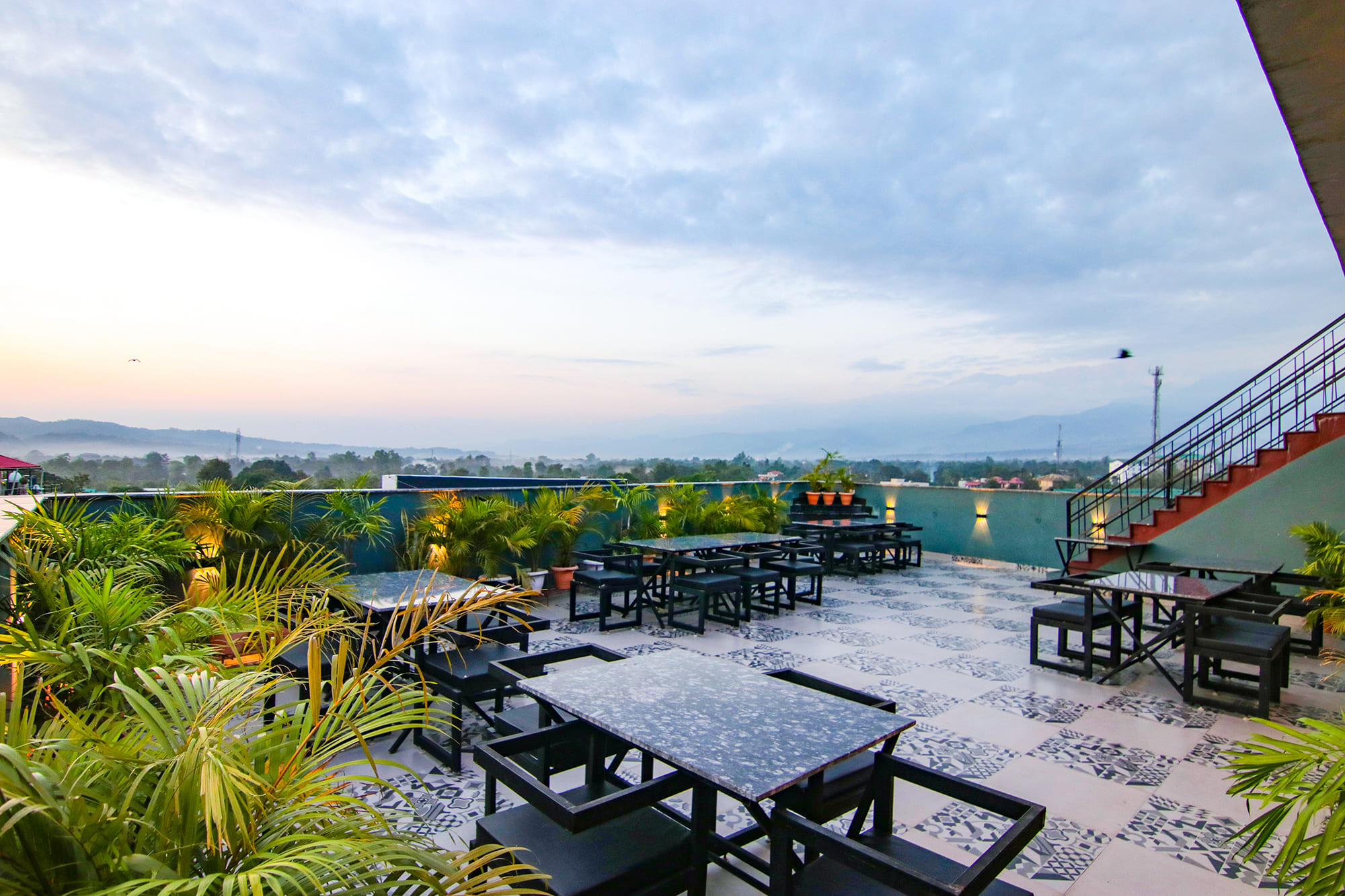 RESTAURANT BAR ROOFTOP